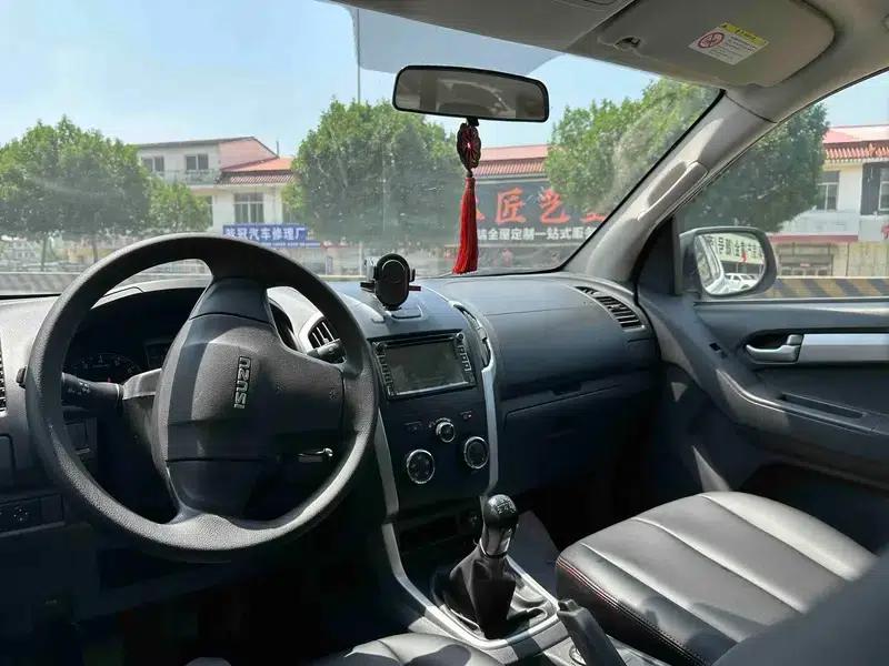 D-MAX 2015 2.5T 4WD Manual Basic Model 4JK1 — миниатюра 10