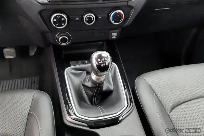 D-MAX 2021 1.9T Manual 4WD Diesel Global Sport RZ4E — миниатюра 15