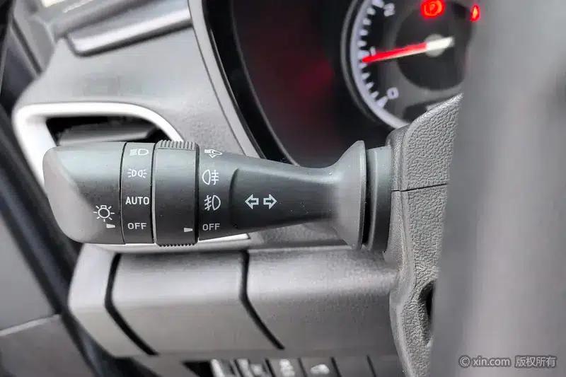 D-MAX 2021 1.9T Manual 4WD Diesel Global Sport RZ4E — миниатюра 16