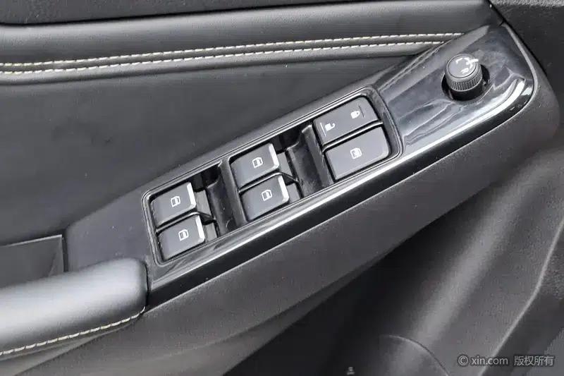 D-MAX 2021 1.9T Manual 4WD Diesel Global Sport RZ4E — миниатюра 23