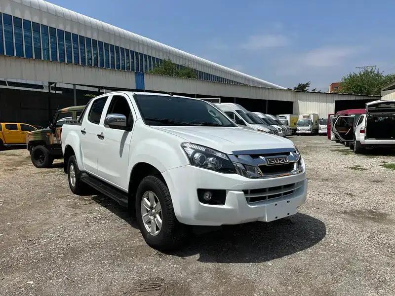 D-MAX 2015 2.5T 2WD Manual High-Off-Road Basic Model 4JK1 — миниатюра 3