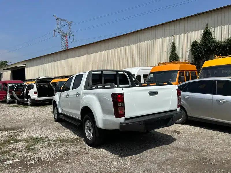 D-MAX 2015 2.5T 2WD Manual High-Off-Road Basic Model 4JK1 — миниатюра 5
