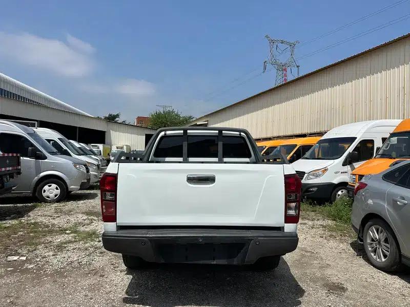 D-MAX 2015 2.5T 2WD Manual High-Off-Road Basic Model 4JK1 — миниатюра 6