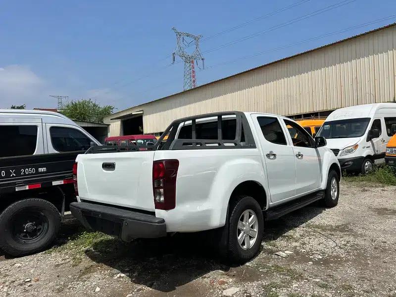 D-MAX 2015 2.5T 2WD Manual High-Off-Road Basic Model 4JK1 — миниатюра 7