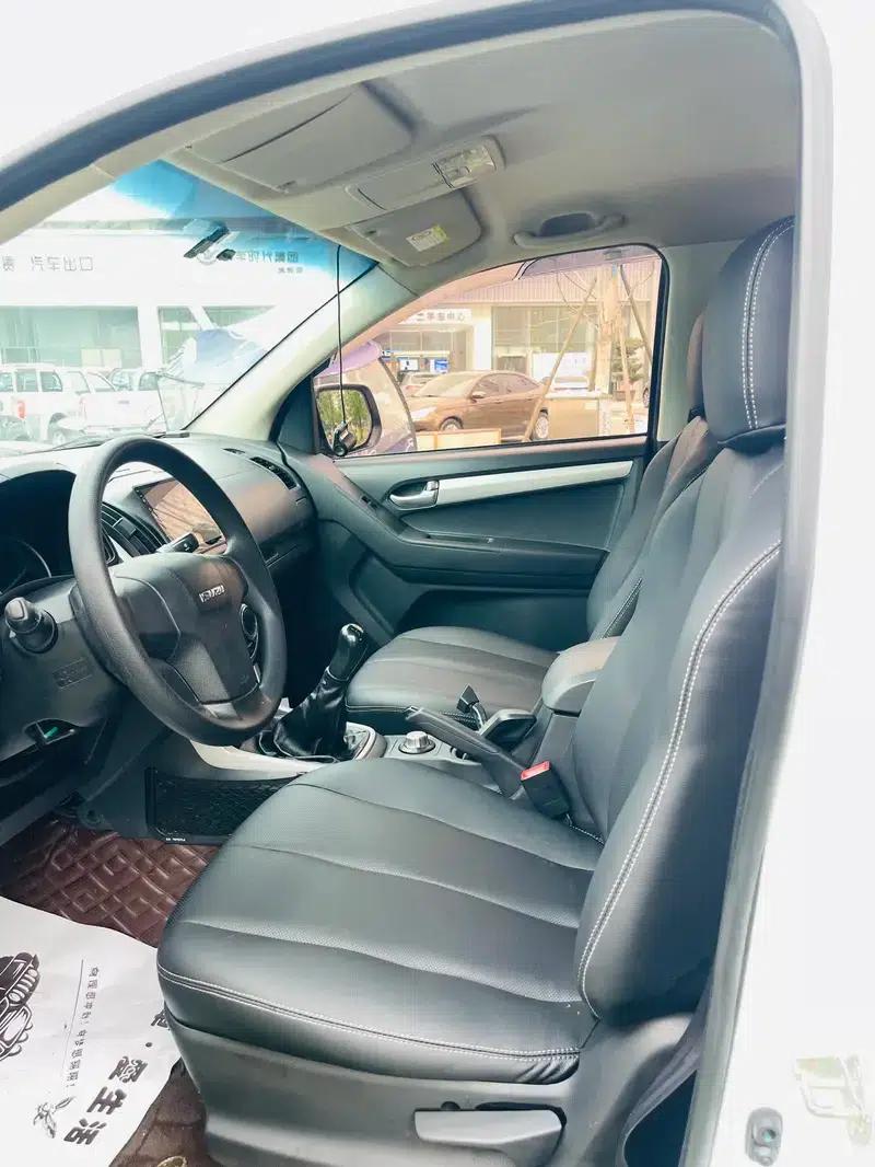 D-MAX 2015 2.5T 4WD Manual Basic Model 4JK1 — миниатюра 17