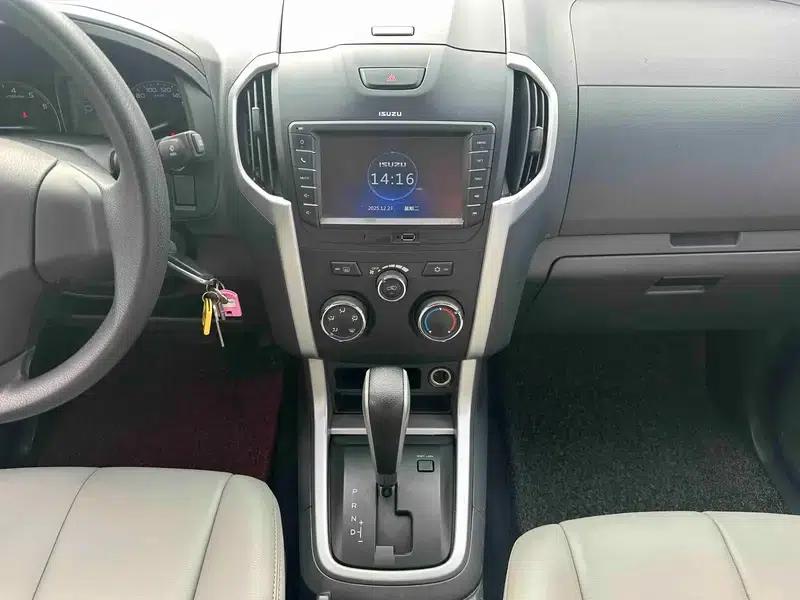 D-MAX 2015 2.5T 2WD Automatic High-Pass Elite 4JK1 — миниатюра 13