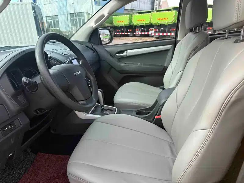 D-MAX 2015 2.5T 2WD Automatic High-Pass Elite 4JK1 — миниатюра 18