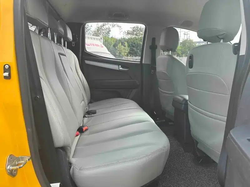 D-MAX 2015 2.5T 2WD Automatic High-Pass Elite 4JK1 — миниатюра 19
