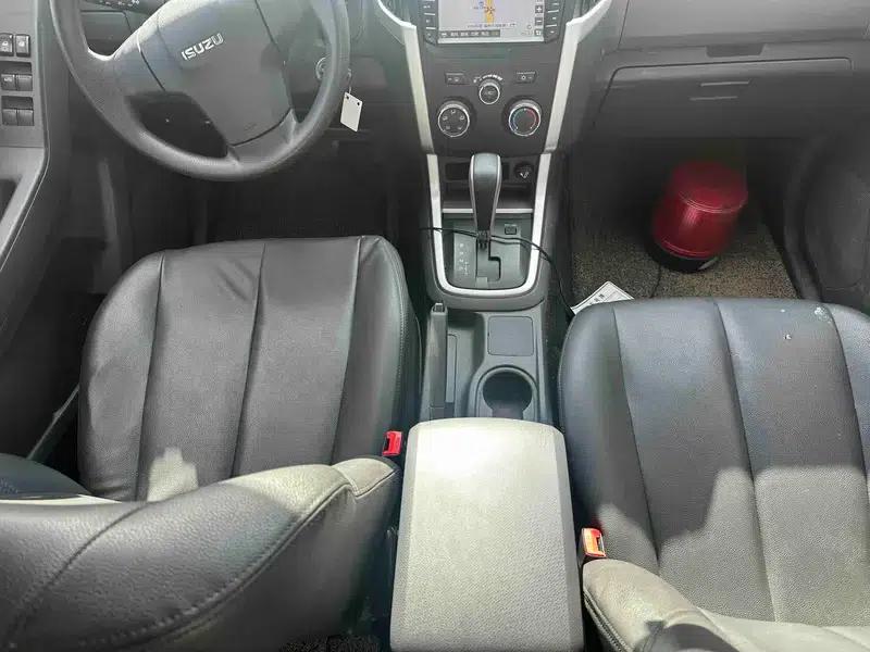 D-MAX 2015 2.5T 2WD Automatic High-Pass Elite 4JK1 — миниатюра 12