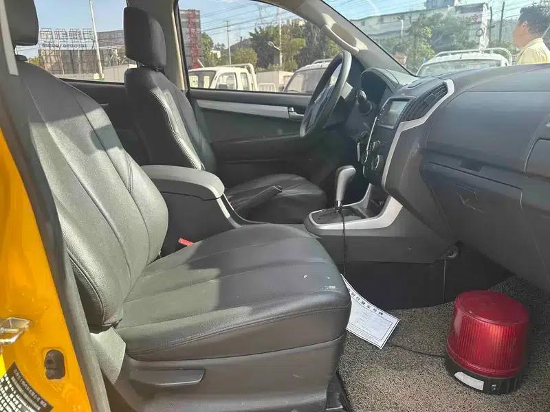 D-MAX 2015 2.5T 2WD Automatic High-Pass Elite 4JK1 — миниатюра 14