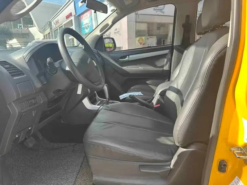 D-MAX 2015 2.5T 2WD Automatic High-Pass Elite 4JK1 — миниатюра 19