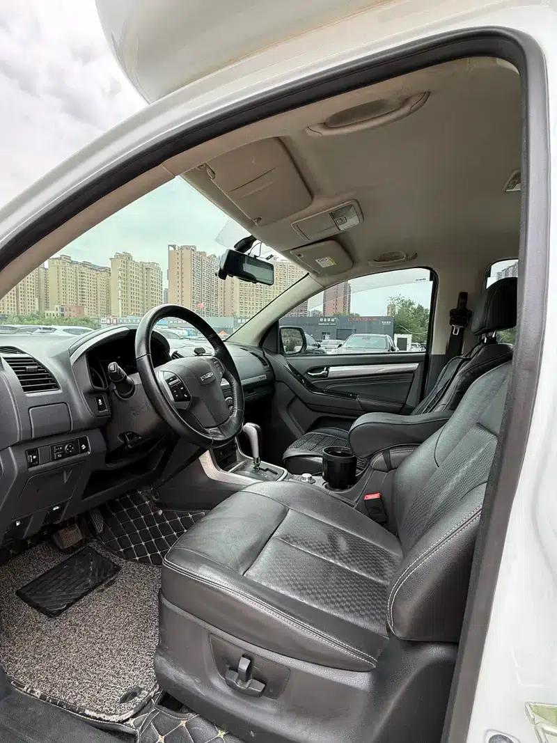 D-MAX 2019 3.0T 4WD Automatic Super Luxury Model 4JJ1-TC HI — миниатюра 12