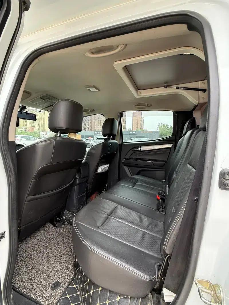 D-MAX 2019 3.0T 4WD Automatic Super Luxury Model 4JJ1-TC HI — миниатюра 13