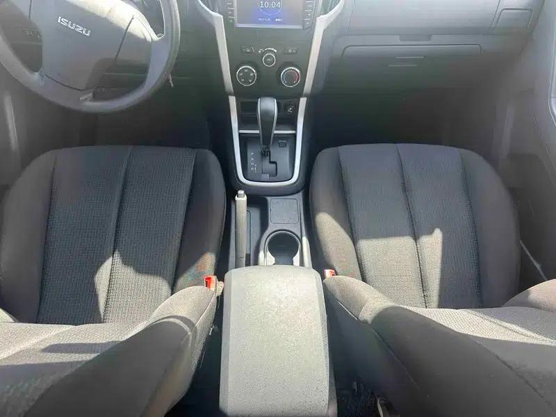 D-MAX 2015 2.5T 2WD Automatic High-Pass Elite 4JK1 — миниатюра 13