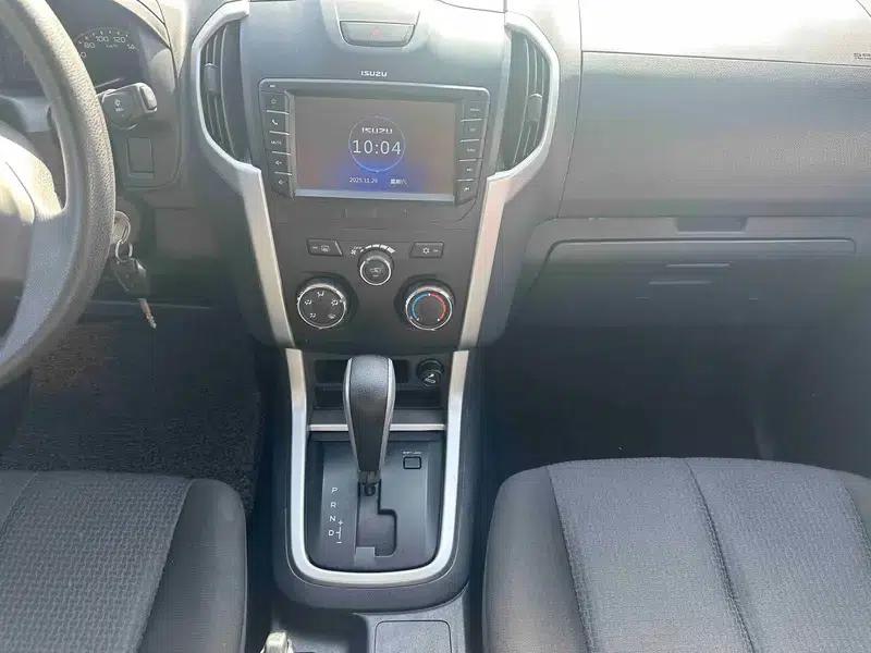 D-MAX 2015 2.5T 2WD Automatic High-Pass Elite 4JK1 — миниатюра 23