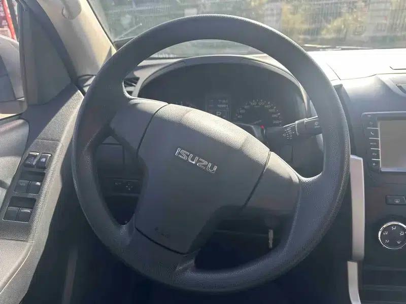 D-MAX 2015 2.5T 2WD Automatic High-Pass Elite 4JK1 — миниатюра 25