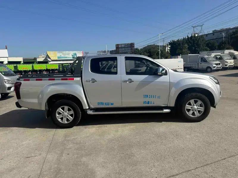 D-MAX 2015 2.5T 2WD Automatic High-Pass Elite 4JK1 — миниатюра 8