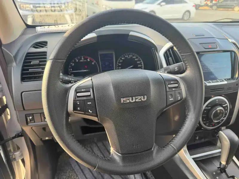 D-MAX 2018 3.0T AWD Automatic X-POWER Edition 4JJ1-TC HI — миниатюра 13