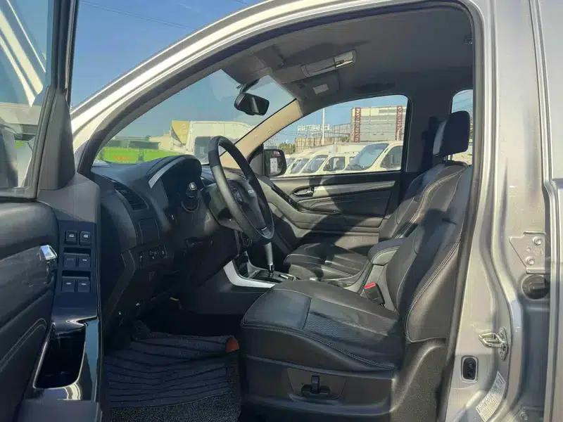 D-MAX 2018 3.0T AWD Automatic X-POWER Edition 4JJ1-TC HI — миниатюра 14