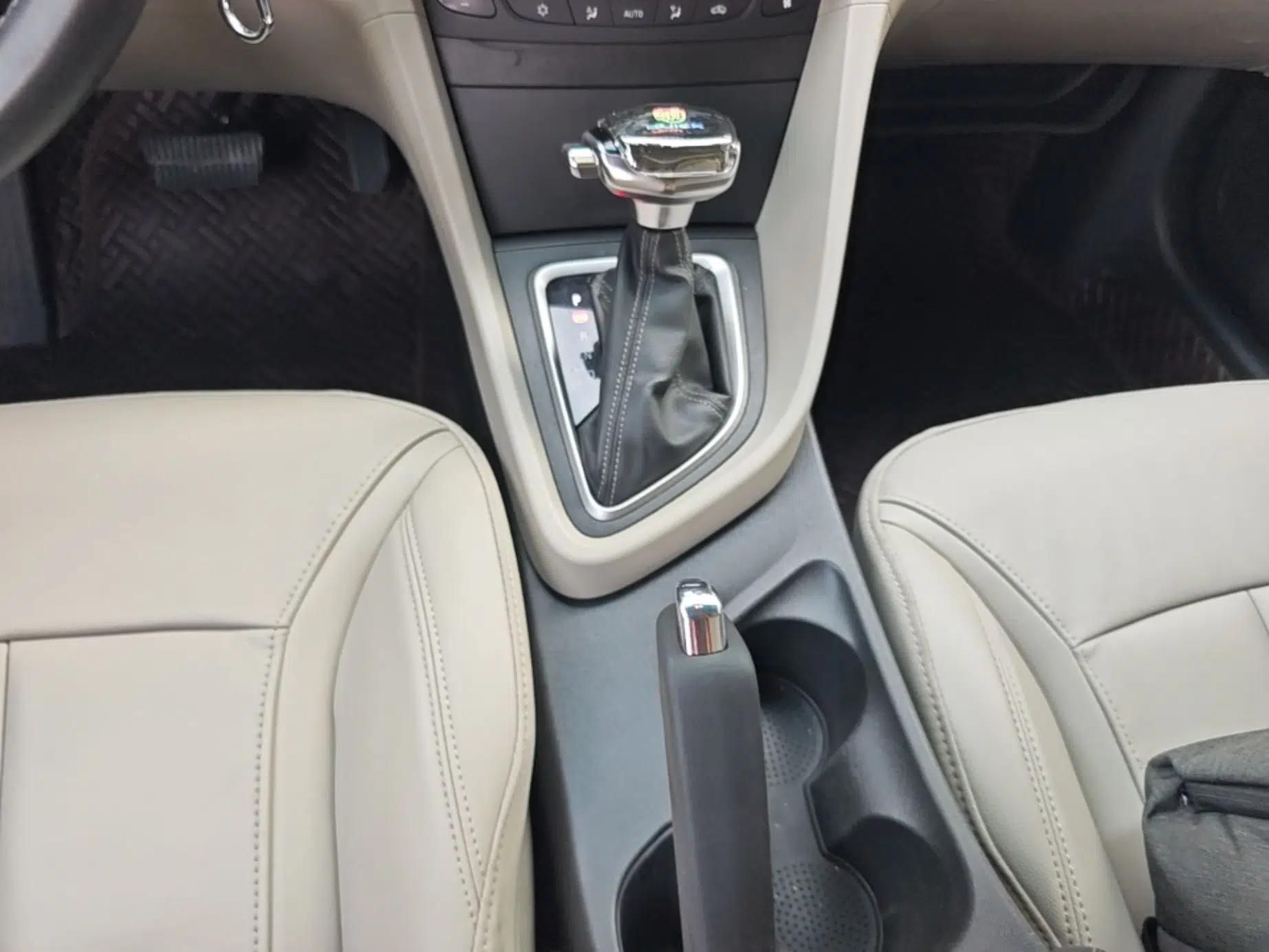 Buick Excelle GX 2019 15T Dual-Clutch Connected Elite Version China V Standard — миниатюра 16