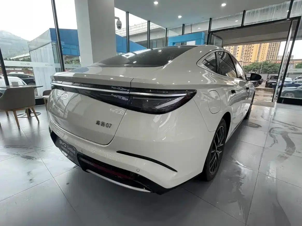 Seal 07 DM-i 2025 Model DM-i 1.5L 125km Luxury — миниатюра 14
