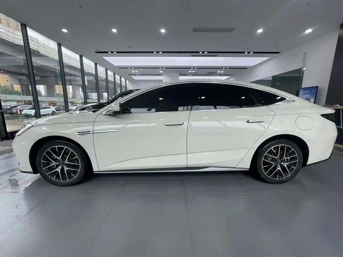 Seal 07 DM-i 2025 Model DM-i 1.5L 125km Luxury — миниатюра 4