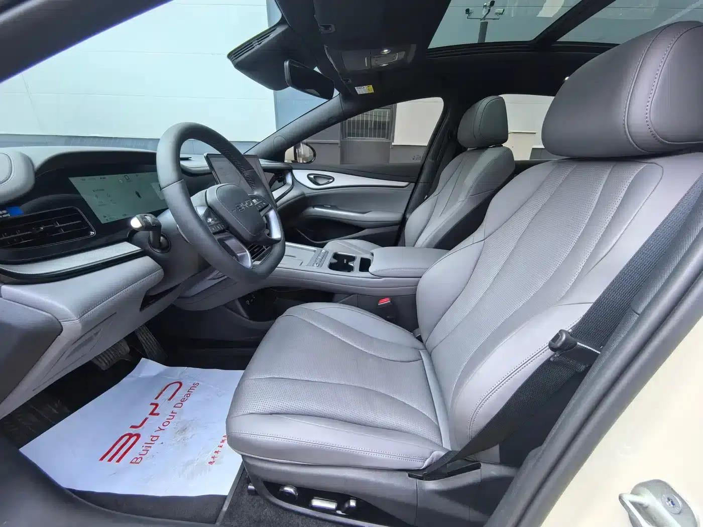 Seal 07 DM-i 2026 Model DM-i 1.5T 230km Premium Edition — миниатюра 9