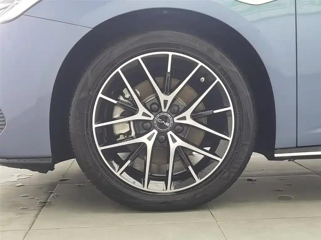 Seal 07 DM-i 2025 Model DM-i 1.5L 125km Luxury — миниатюра 17