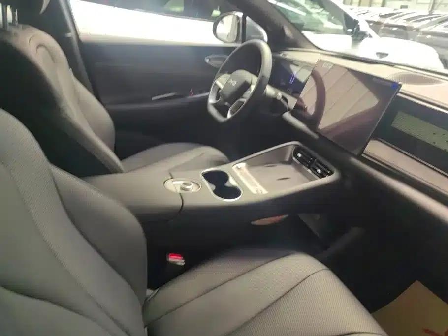 Hiace 06 2026 EV 605 Navigator Edition — миниатюра 8