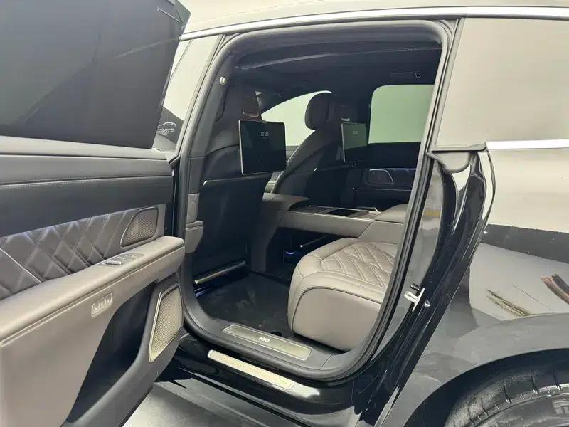 NIO ET9 2025 Model 102kWh First Edition Limited Edition — миниатюра 18