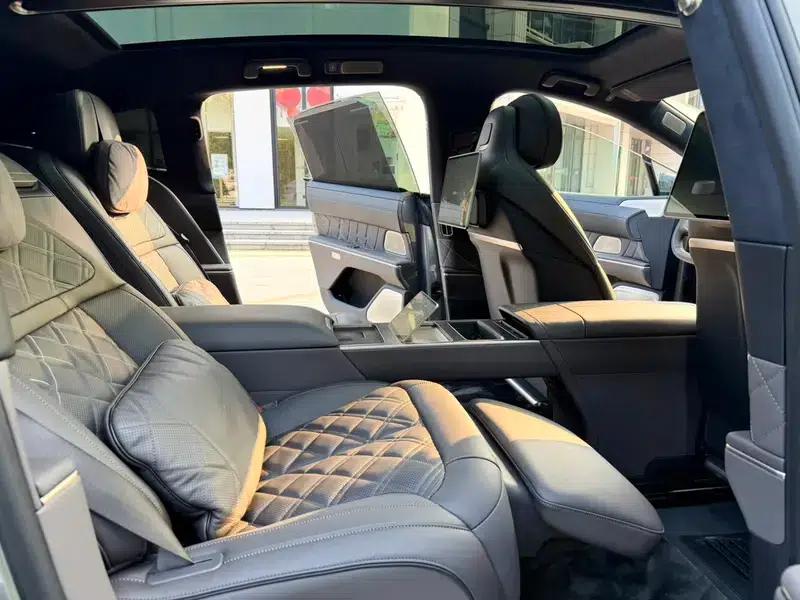 NIO ET9 2025 102kWh Signature Edition — миниатюра 8