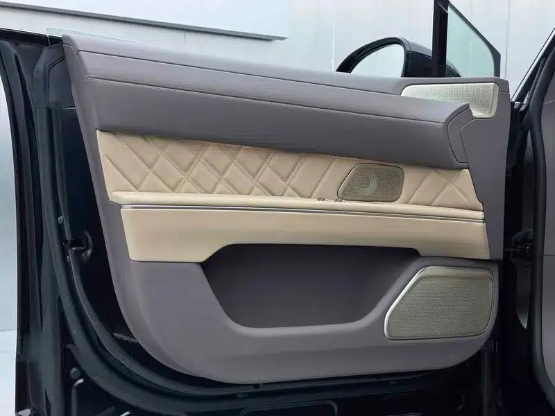 NIO ET9 2025 102kWh Signature Edition — миниатюра 17