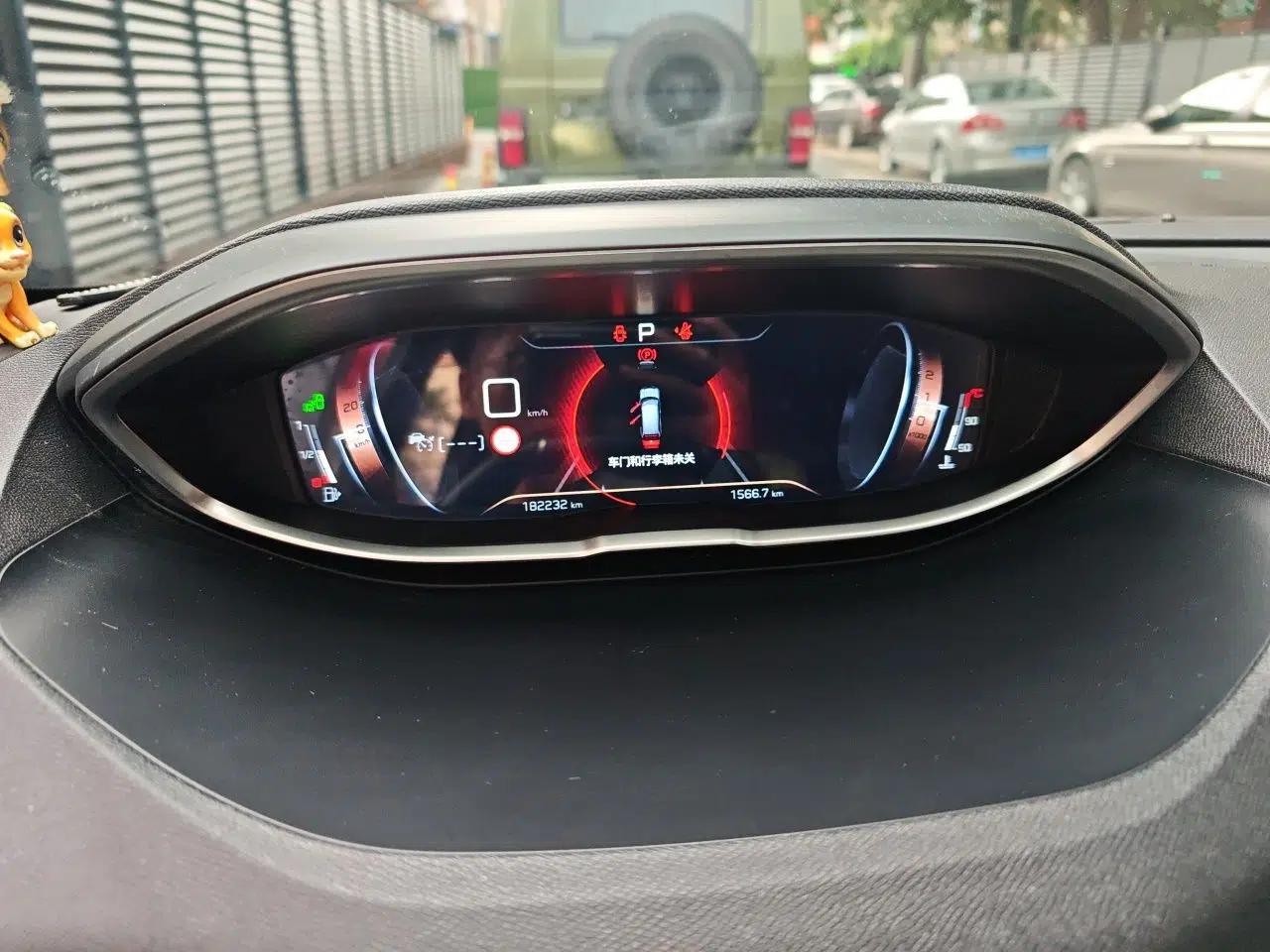 Peugeot 5008 2019 380THP 7-Seater Luxury GT Edition — миниатюра 11