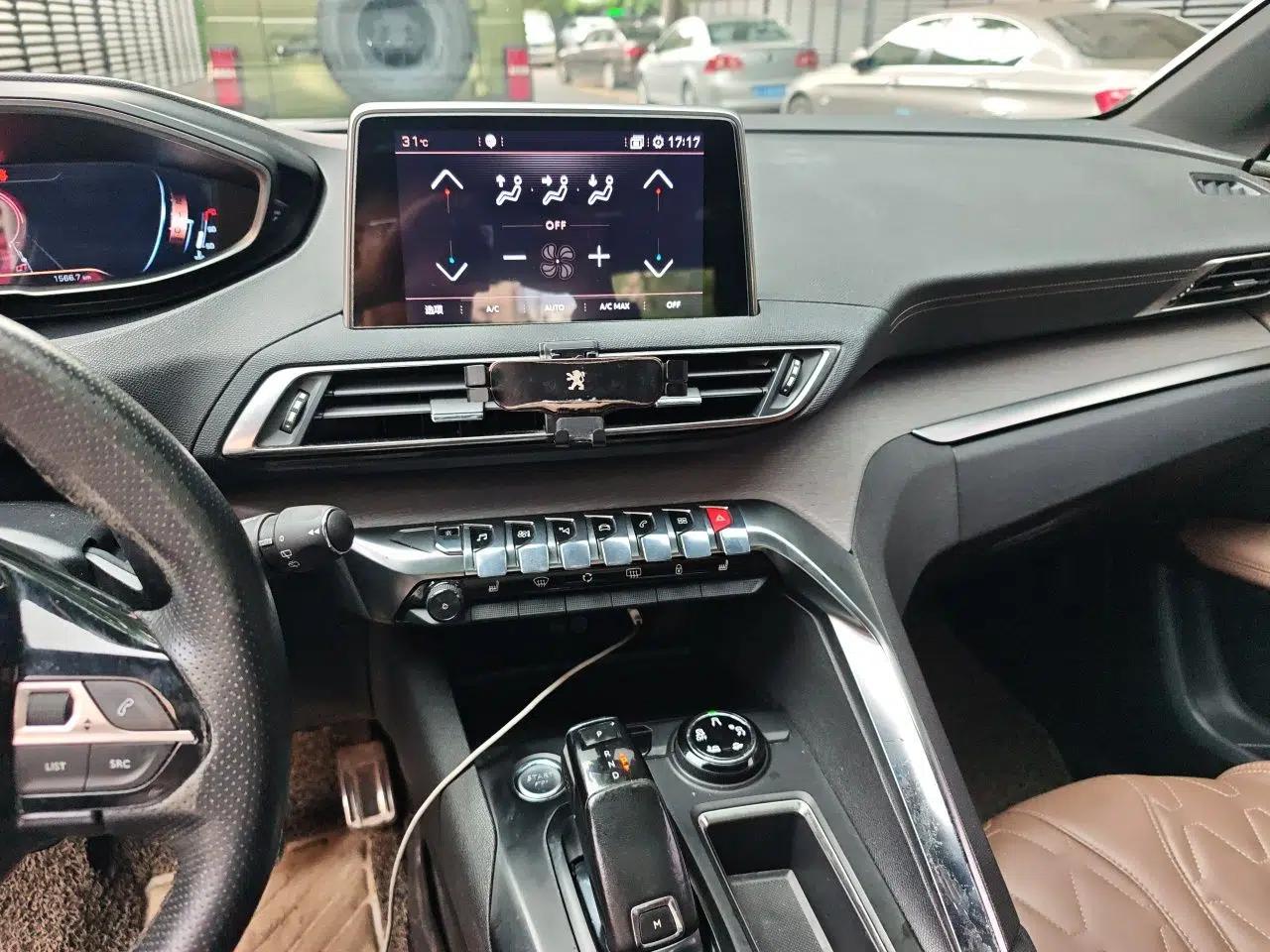 Peugeot 5008 2019 380THP 7-Seater Luxury GT Edition — миниатюра 13