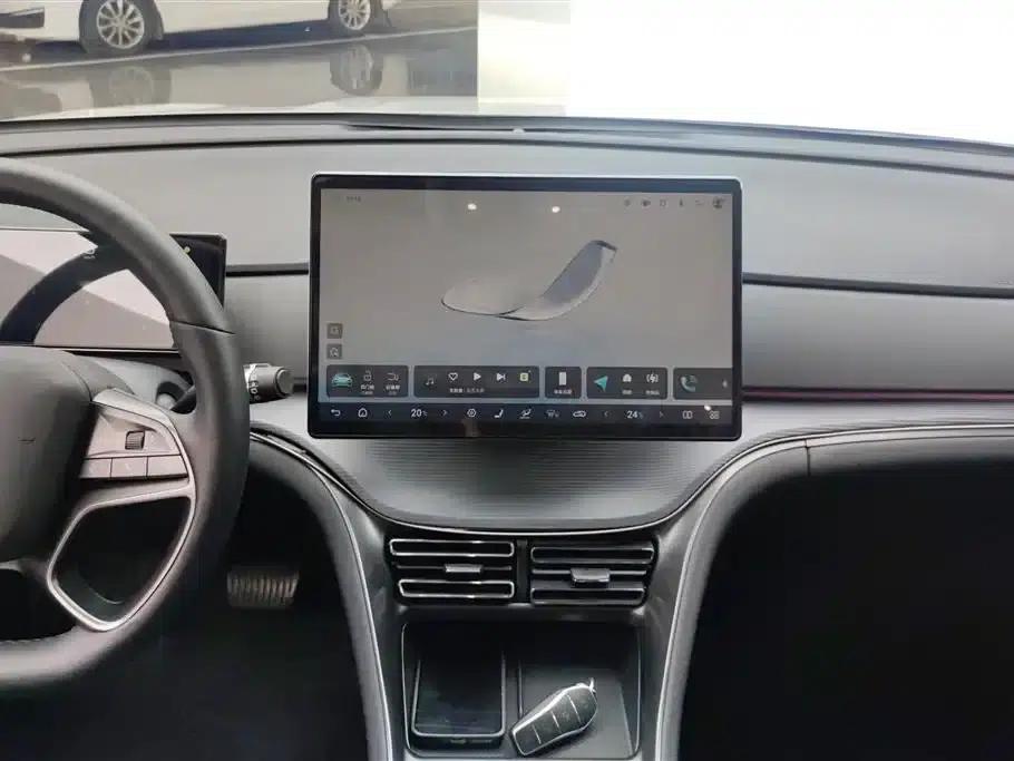 Hiace 05 DM-i 2025 DM-i Intelligent Driving Edition 115KM Flagship Model — миниатюра 13