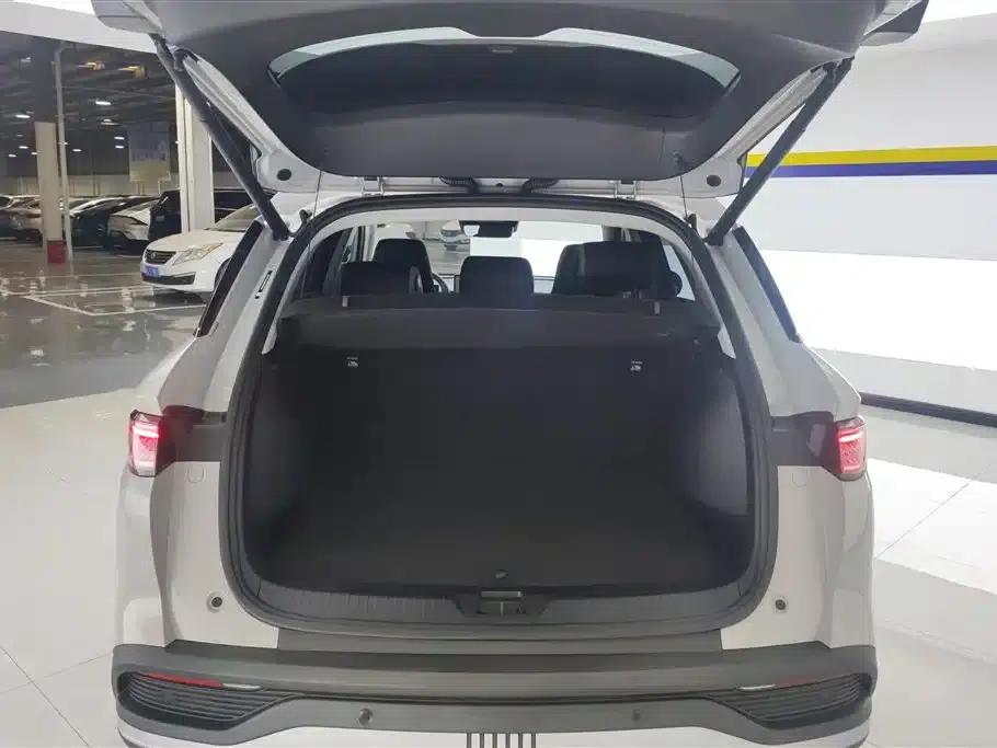 Hiace 05 DM-i 2025 DM-i Intelligent Driving Edition 115KM Flagship Model — миниатюра 4