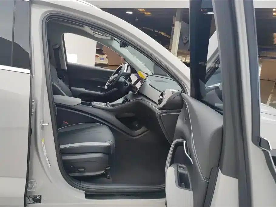 Hiace 05 DM-i 2025 DM-i Intelligent Driving Edition 115KM Flagship Model — миниатюра 8
