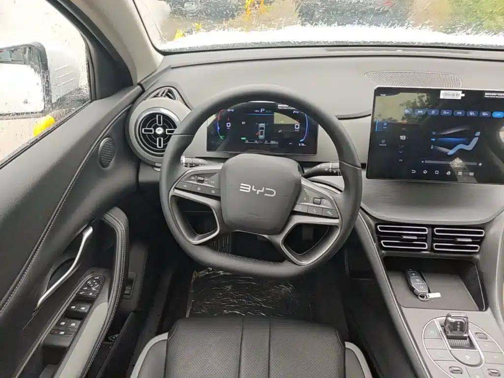 Hiace 05 DM-i 2025 DM-i 75KM Premium Edition — миниатюра 11