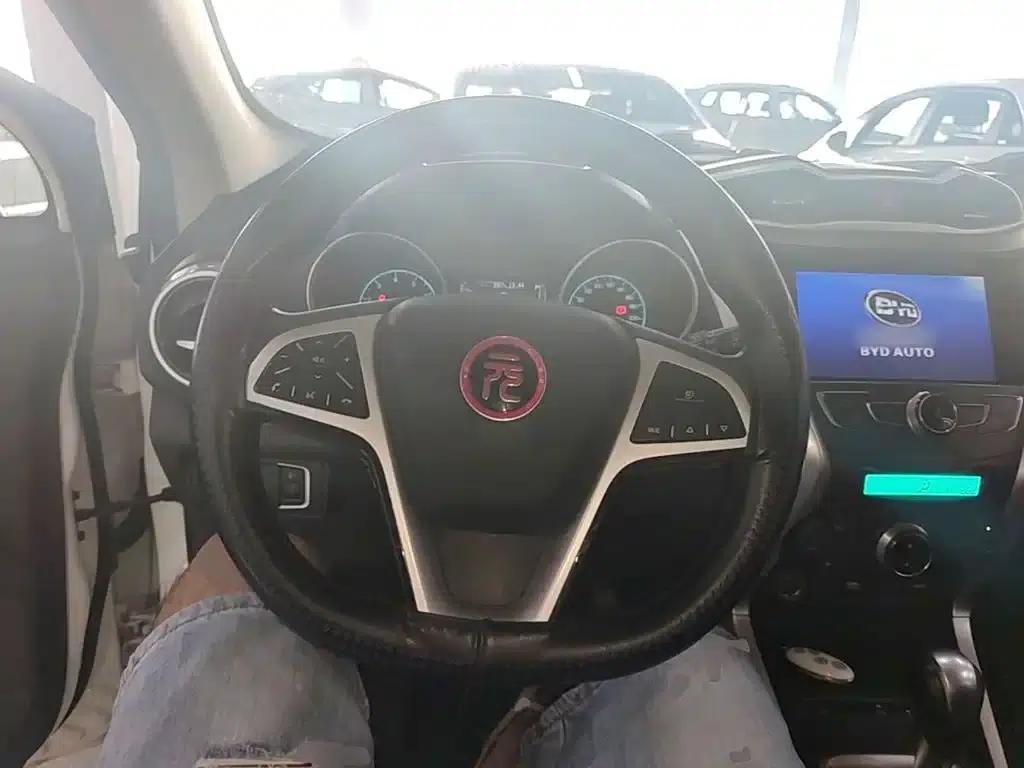 2017 Yuan 1.5L Automatic Cool Connected Edition — миниатюра 11