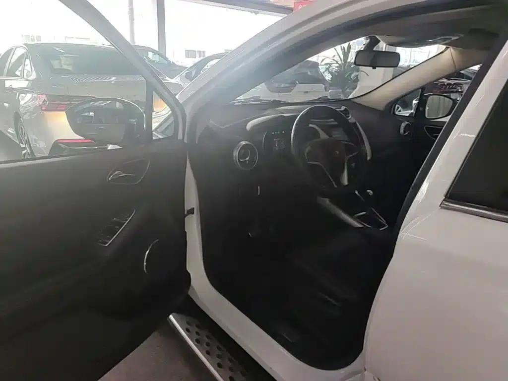 2017 Yuan 1.5L Automatic Cool Connected Edition — миниатюра 16