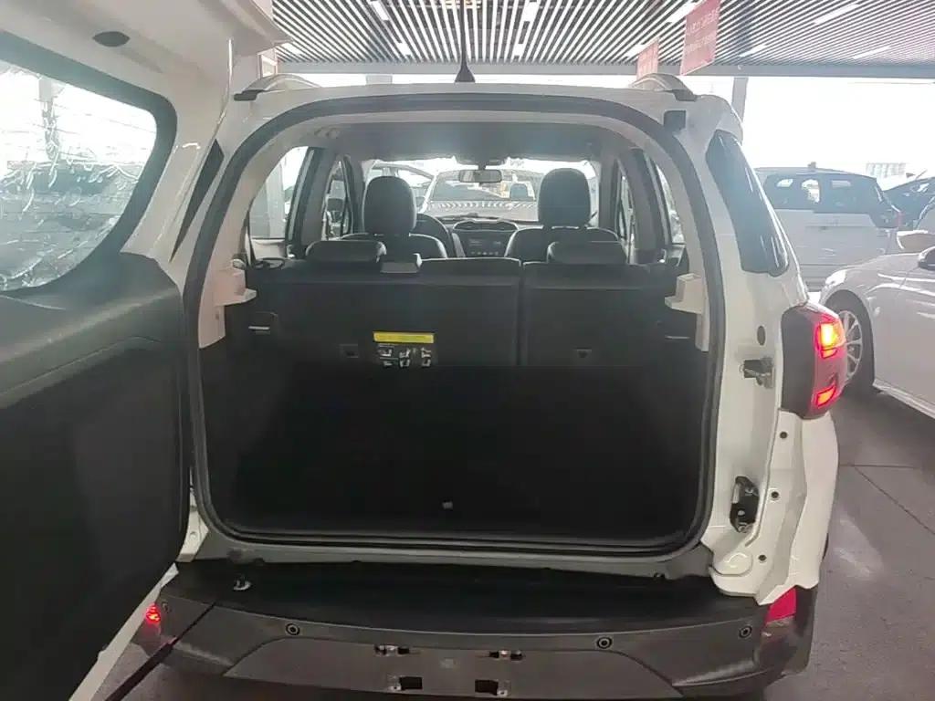 2017 Yuan 1.5L Automatic Cool Connected Edition — миниатюра 19
