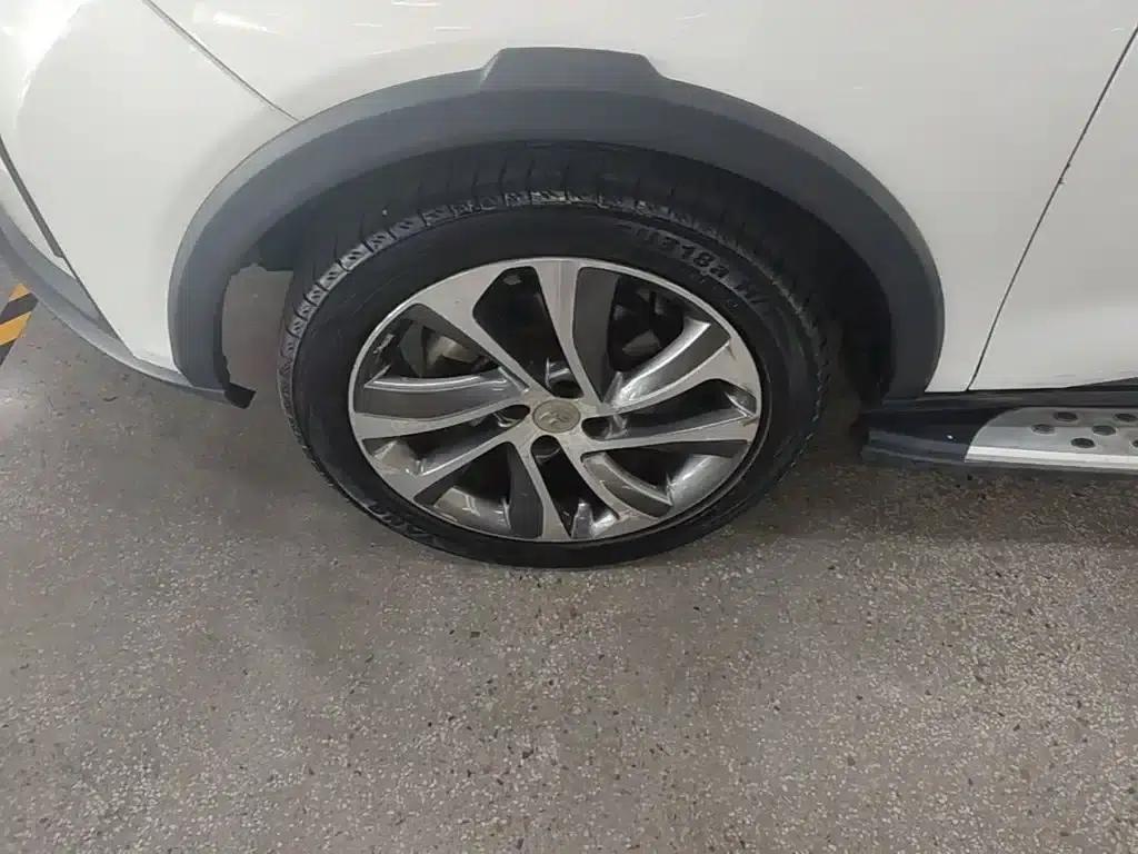 2017 Yuan 1.5L Automatic Cool Connected Edition — миниатюра 23