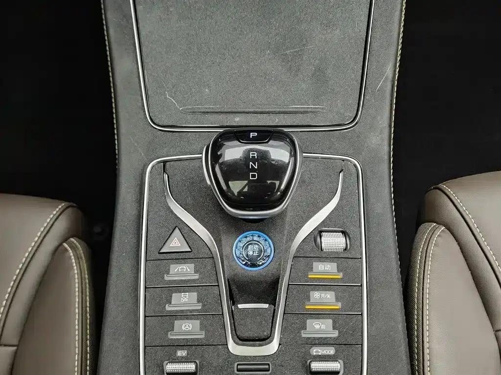Song MAX New Energy 2022 DM-i 105KM Flagship Edition — миниатюра 13