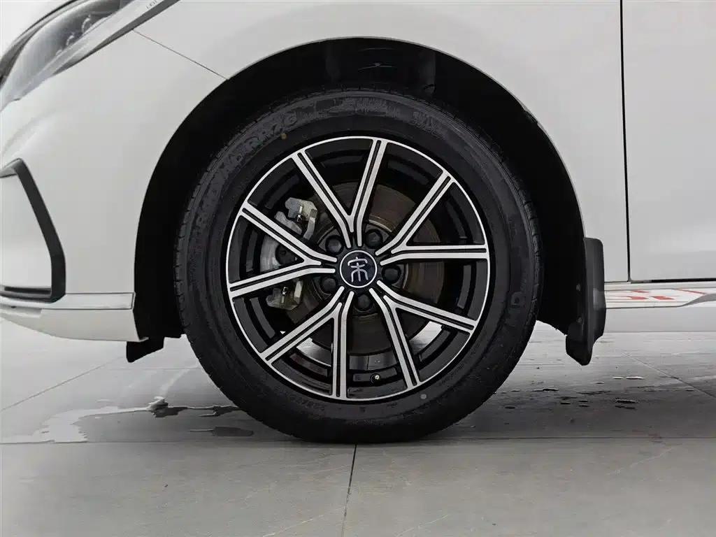 Song MAX New Energy 2022 DM-i 105KM Flagship Edition — миниатюра 17