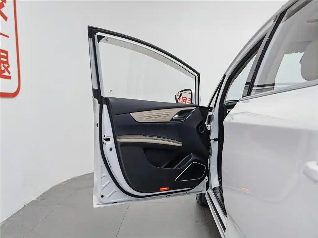 Song MAX New Energy 2022 DM-i 105KM Flagship Edition — миниатюра 8