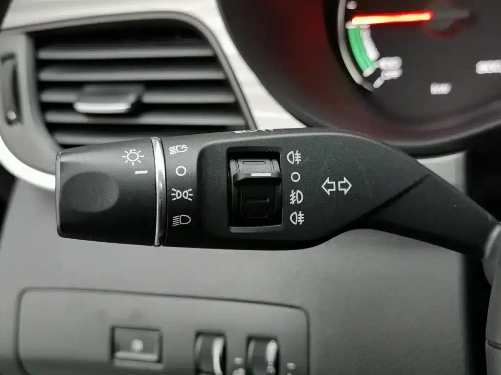 Song MAX New Energy 2019 DM 1.5T Intelligent Connected 7-Seater National VI Emission Standard — миниатюра 21