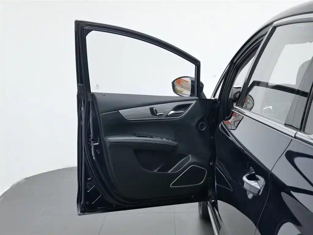 Song MAX New Energy 2019 DM 1.5T Intelligent Connected 7-Seater National VI Emission Standard — миниатюра 8