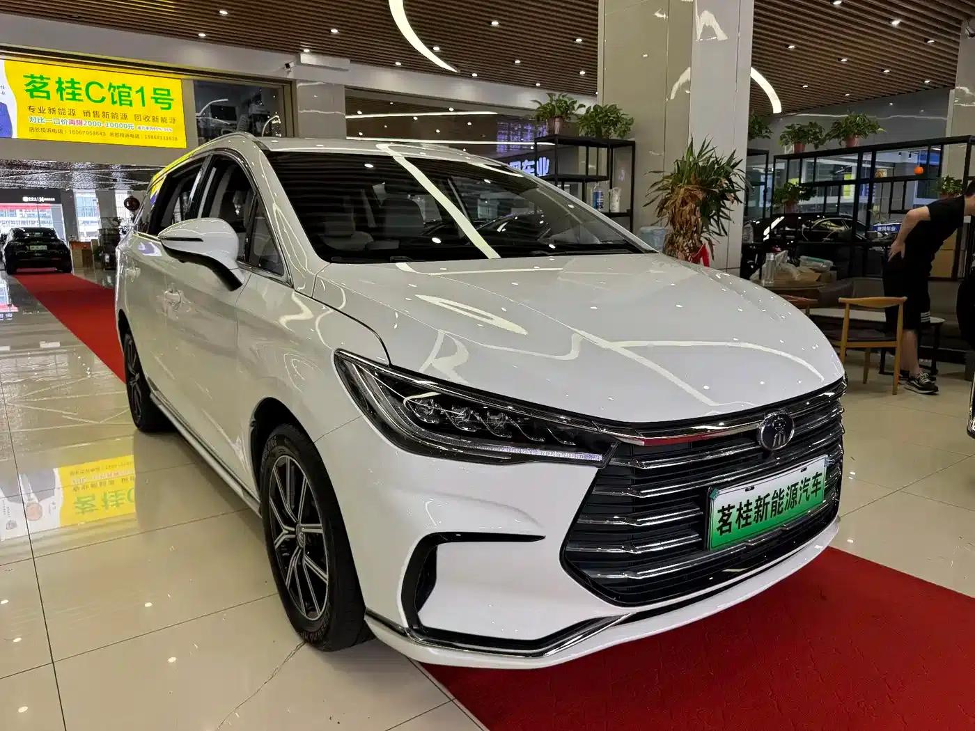Song MAX New Energy 2022 DM-i 105KM Premium Edition — миниатюра 3
