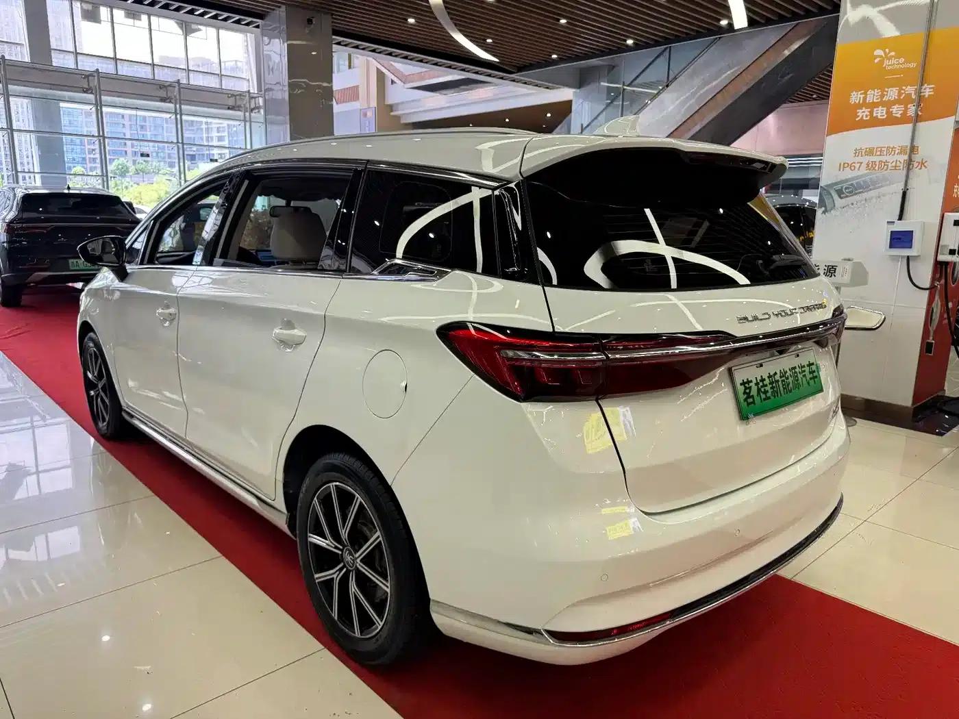 Song MAX New Energy 2022 DM-i 105KM Premium Edition — миниатюра 6
