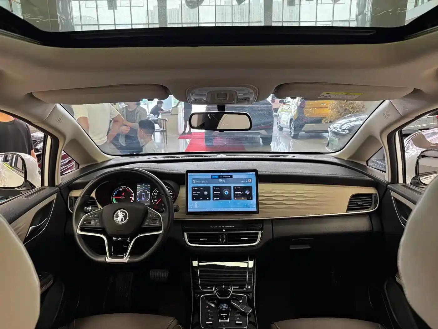 Song MAX New Energy 2022 DM-i 105KM Premium Edition — миниатюра 8